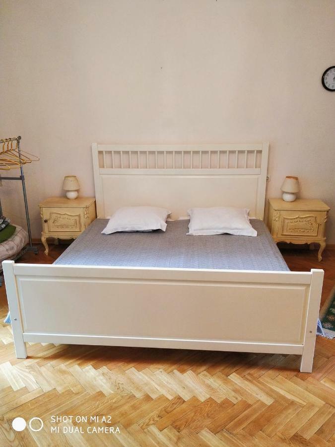 Tbilisi Center Apartment With Terrace Екстер'єр фото